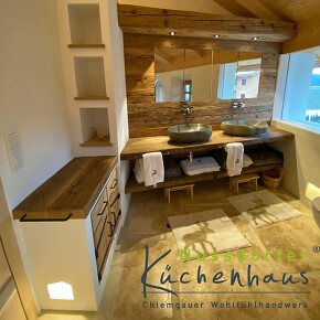 Badezimmer Altholz mit Mauerwerk Badezimmer Altholz mit Mauerwerk