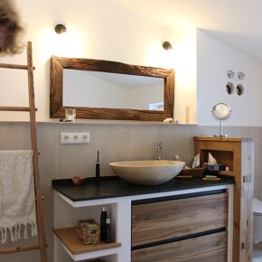 Bad mit altholzelementen  Bad mit altholzelementen
