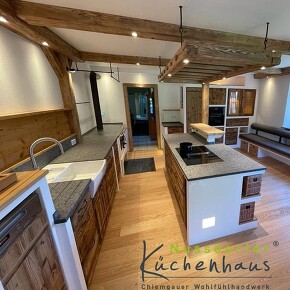 perfekte Altholzholzküche mit rustikalem Charme perfekte Altholzholzküche mit rustikalem Charme
