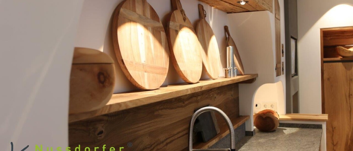 Gemauerte Altholzküchen aus Schreinerhand von traditionell bis modern Gemauerte Altholzküchen aus Schreinerhand von traditionell bis modern