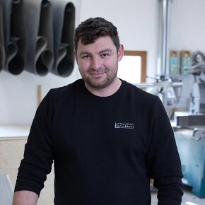 Rudi Angermeir jun. Schreinermeister Geschäftsleitung Werkstattleitung Rudi Angermeir jun. Schreinermeister Geschäftsleitung Werkstattleitung