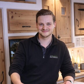 Markus Mühlbacher Schreinermeister / Projektleiter Markus Mühlbacher Schreinermeister / Projektleiter