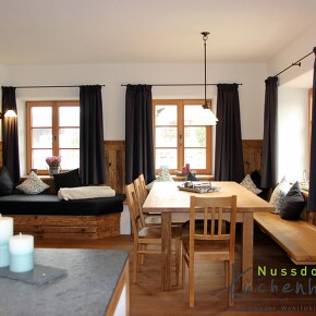 Altholzsofa Kanapee Essbereich  Altholzsofa Kanapee Essbereich