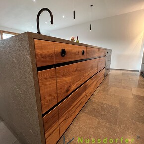 Massive moderne Holzküche, klare Linie  Massive moderne Holzküche, klare Linie