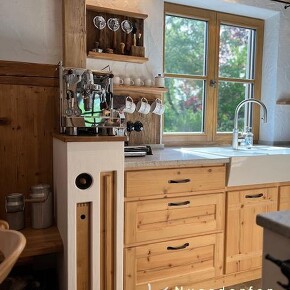 Küche Chiemgau aus Naturholz im Alpenländischen Stil  Küche Chiemgau aus Naturholz im Alpenländischen Stil