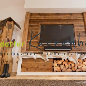 Wohnwand aus Altholz gefertigt  Wohnwand aus Altholz gefertigt