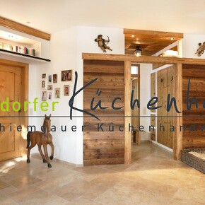 Raumlösung mit Echtholzelementen Raumlösung mit Echtholzelementen