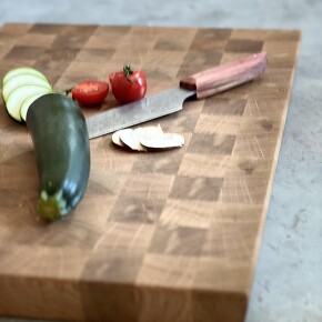 Hirnholz - exklusives Schneidebrett aus Eiche massiv Hirnholz - exklusives Schneidebrett aus Eiche massiv