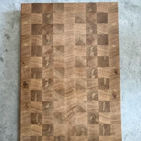 Hirnholz - exklusives Schneidebrett aus Eiche massiv Hirnholz - exklusives Schneidebrett aus Eiche massiv