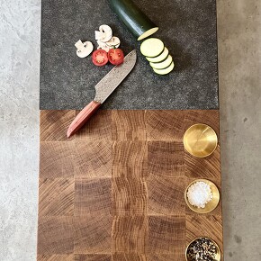 Exklusives Steakbrett aus massiver Eiche mit eingelassenem Granit Exklusives Steakbrett aus massiver Eiche mit eingelassenem Granit