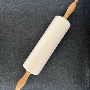 Nudelholz / Teigroller aus Ahorn gefertig mit Griffen aus Kirschbaumholz Nudelholz / Teigroller aus Ahorn gefertig mit Griffen aus Kirschbaumholz
