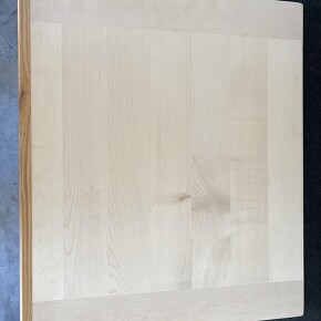 Teigbrett aus massiven Ahornholz mit Fichte-Altholzleimer Teigbrett aus massiven Ahornholz mit Fichte-Altholzleimer