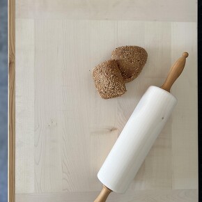 Teigbrett aus massiven Ahornholz mit Fichte-Altholzleimer Teigbrett aus massiven Ahornholz mit Fichte-Altholzleimer