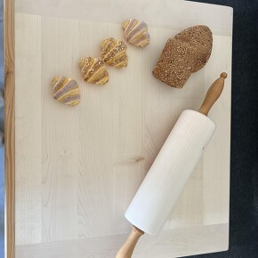 Teigbrett aus massiven Ahornholz mit Fichte-Altholzleimer Teigbrett aus massiven Ahornholz mit Fichte-Altholzleimer