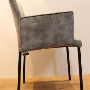 1 Stuhl Sessel v. Pallestrang 1 Stuhl Sessel v. Pallestrang