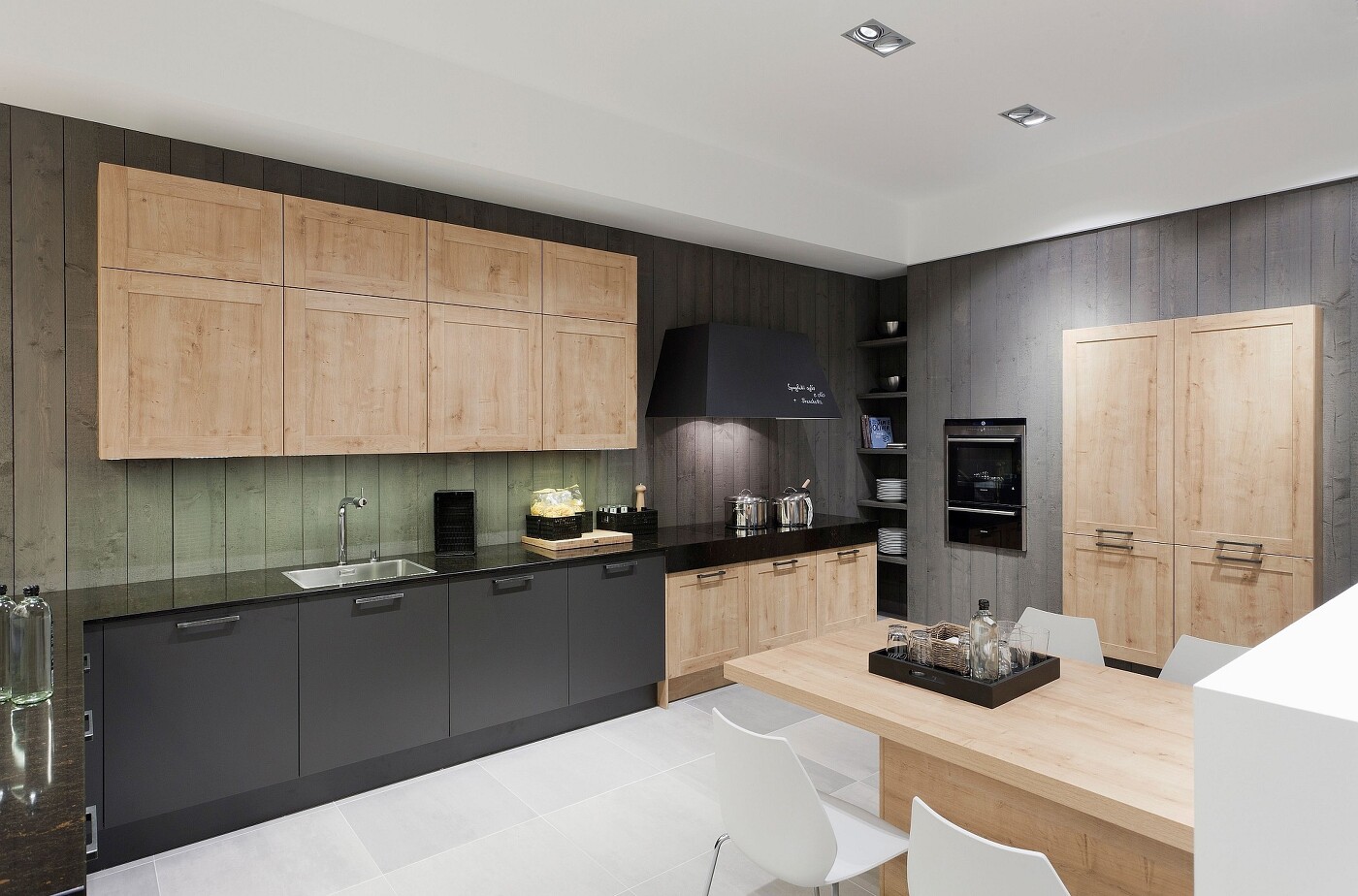 Beton, Holz, Edelstahl und Kunststoff wurden in dieser offenen Wohnküche ausgefallen kombiniert. Klicken vergrößert! Beton, Holz, Edelstahl und Kunststoff wurden in dieser offenen Wohnküche ausgefallen kombiniert. Klicken vergrößert!